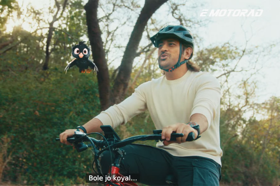 Dhoni in Emotorad ad